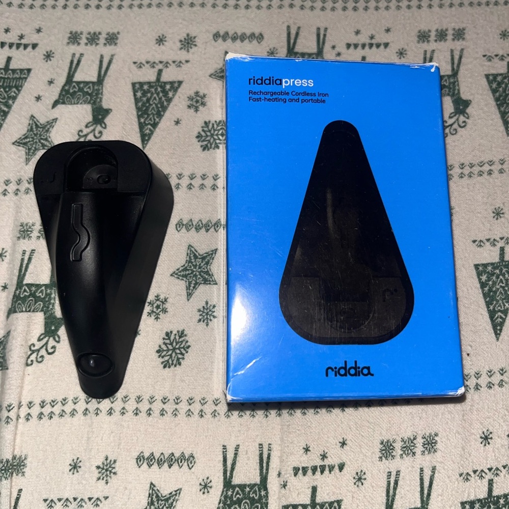 Ridia Press (Portable Wireless Iron)
brand new